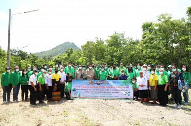 ธ.ก.ส ร่วมปลูกป่าเฉลิมพระเกียรติฯ พระบรมราชชนนีพันปีหลวงฯ หนุนเพิ่มพื้นที่สีเขียวลดโลกร้อน