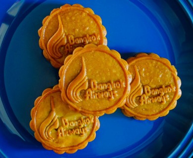 บางกอกแอร์เวย์สร่วมฉลองเทศกาลไหว้พระจันทร์ เสิร์ฟ “ขนมไหว้พระจันทร์ แมคคาเดเมียส้มยูซุ” บนเที่ยวบิน