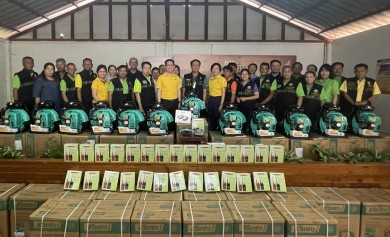 ตลาดหลักทรัพย์ฯ สนับสนุนอุปกรณ์ดับไฟป่า แก่สมาคมเพื่อการเรียนรู้ป่าชุมชน จ. ลำปาง