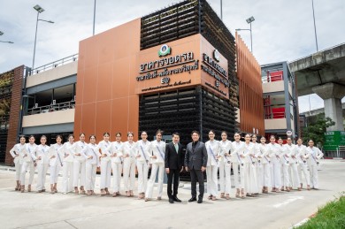 นางสาวถิ่นไทยงาม โปรโมท “EV Smart Building” by EA Anywhere