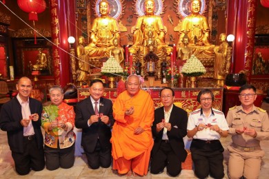 วิริยะประกันภัย ร่วมมูลนิธิเมาไม่ขับ ปลุกเสกเหรียญเทพเจ้ากวนอู