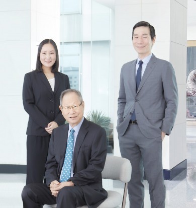 ‘ชัย โสภณพนิช’ เตรียมความพร้อมให้ ‘ชวาล-ลสา โสภณพนิช’ สืบทอดธุรกิจ พร้อมสานความสำเร็จของกรุงเทพประกันภัยสู่การเติบโตอย่างมั่นคงและแข็งแกร่ง