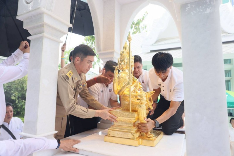 ธ.ก.ส. จัดพิธีอัญเชิญพระพรหมเกษตร์ธนากรขึ้นประดิษฐานบนเทวาลัยเนื่องในโอกาสครบรอบวันสถาปนา