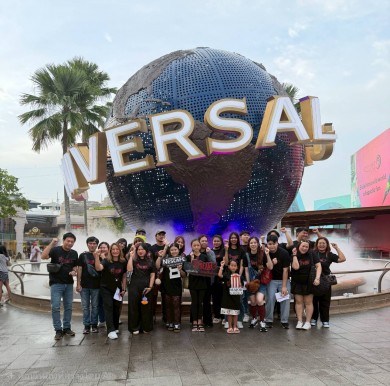 เมเจอร์ ซีนีเพล็กซ์ จับมือ เนสกาแฟ เบลนด์ แอนด์ บรู พาผู้โชคดีตะลุยสิงคโปร์! สัมผัสความหลอนใน “บ้านผีสิงธี่หยด” ที่ Universal Studios Singapore