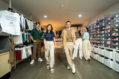 อนันดาฯ ต่อยอดแบรนด์ “คัลเจอร์” จับมือ มอร์ลูป สร้างสรรค์ยูนิฟอร์มอัพไซเคิล ต่อยอดวัสดุเหลือใช้ สู่แฟชั่นลดคาร์บอน!!