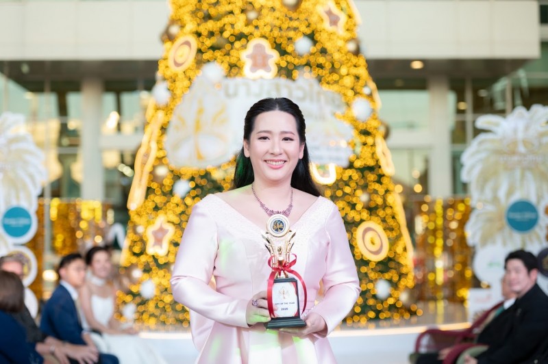 หมอโม Aurapin Wellness Clinic คว้ารางวัล Lady of the Year สาขาธุรกิจส่งเสริมการท่องเที่ยว Wellness Tourism