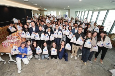 กรุงไทย-แอกซ่า ประกันชีวิต รวมพลังจิตอาสา ร่วมบรรจุถุงยังชีพ ส่งมอบช่วยเหลือผู้ประสบภัยน้ำท่วมในภาคใต้