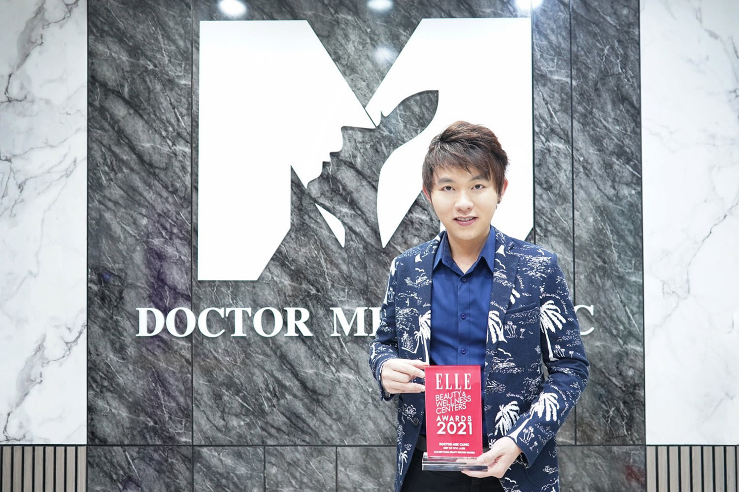 คุณหมอเมฆ แห่ง Doctor Mek Clinic คว้ารางวัล BEST PICO LASER จาก ELLE Thailand