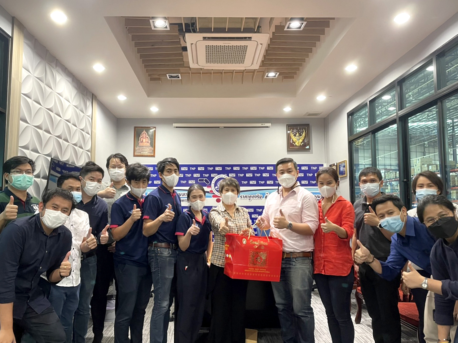 ธนพิริยะ ให้การต้อนรับ ฮกกี่ซุปเปอร์มาร์ท เข้าศึกษาดูงานคลังสินค้า