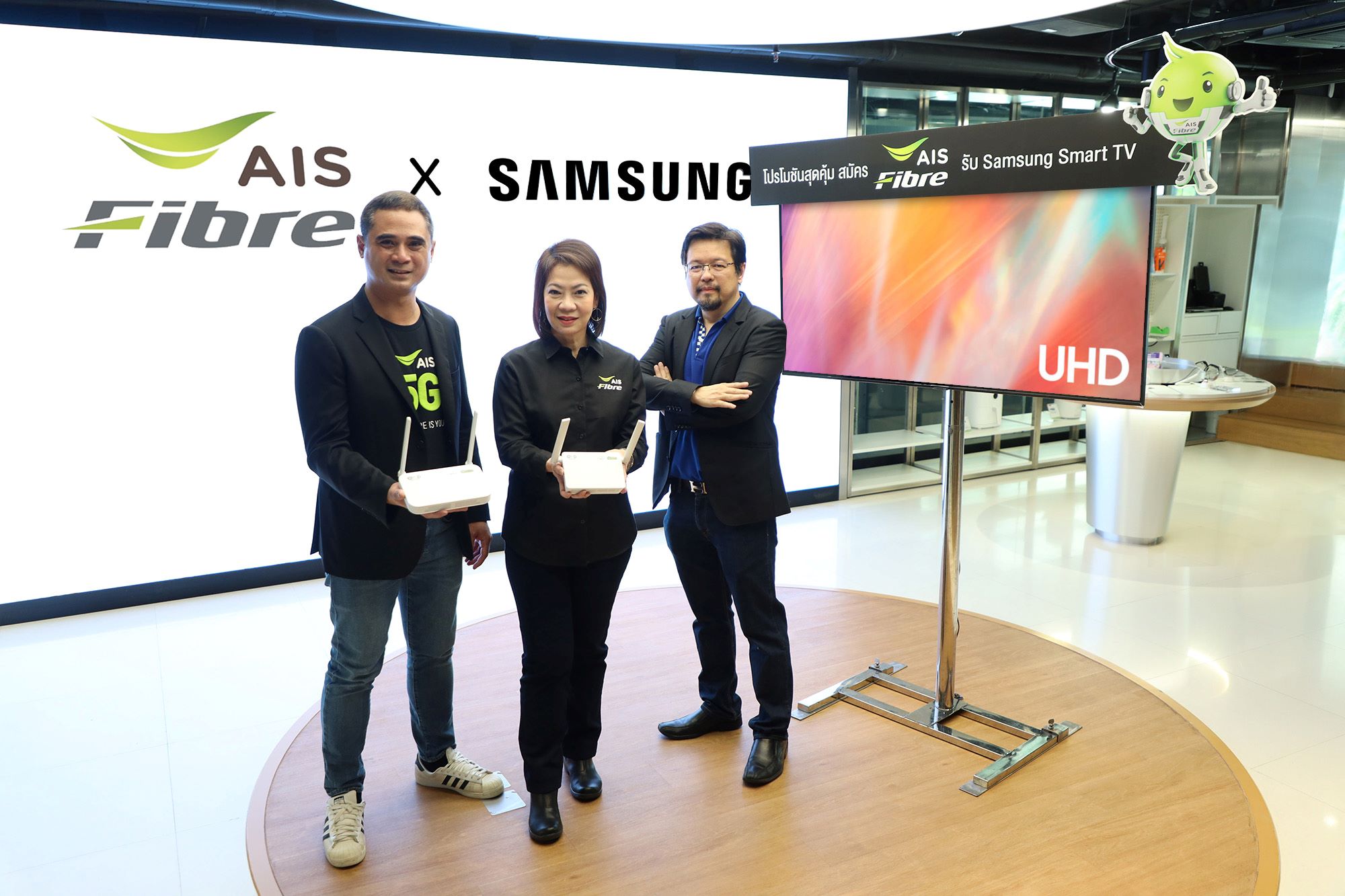 AIS Fibre ควง SAMSUNG สร้างมิติใหม่ “เน็ตบ้านพร้อมสมาร์ททีวี”