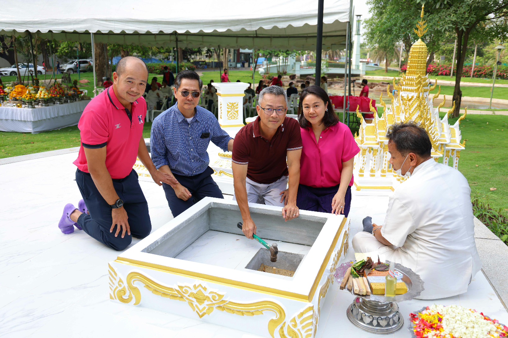 “KUN” ฤกษ์ดี บวงสรวงตั้งศาลพระภูมิ “คุณาลัย นาวาร่า รังสิต-คลอง2”